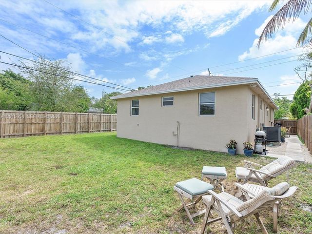 200 SW 2nd Ave, Hallandale Beach, FL 33009