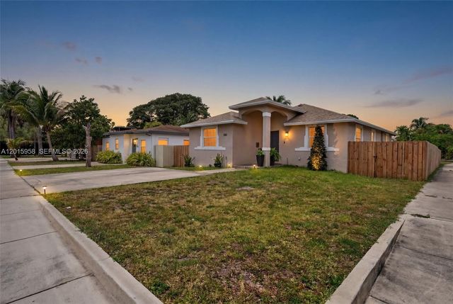 200 SW 2nd Ave, Hallandale Beach, FL 33009