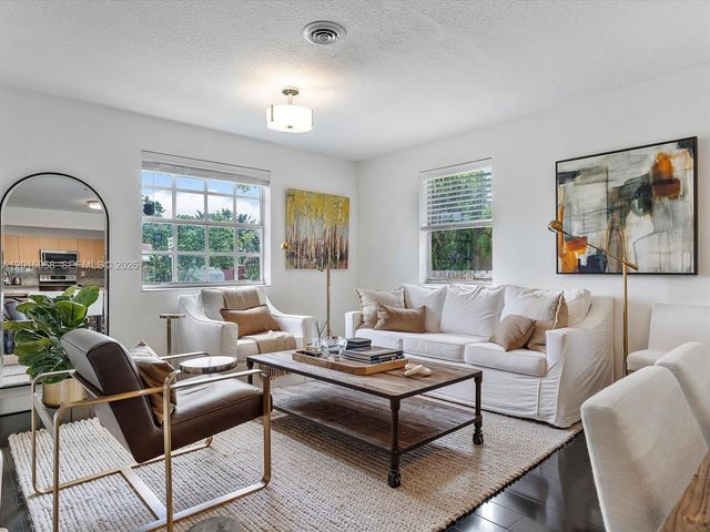 200 SW 2nd Ave, Hallandale Beach, FL 33009