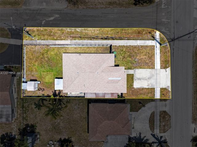 200 SW 2nd Ave, Hallandale Beach, FL 33009