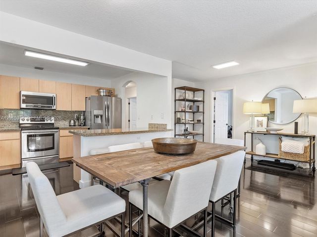 200 SW 2nd Ave, Hallandale Beach, FL 33009