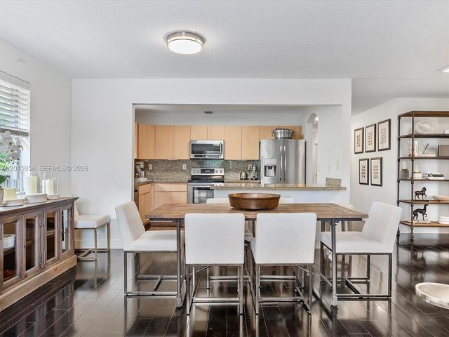 200 SW 2nd Ave, Hallandale Beach, FL 33009