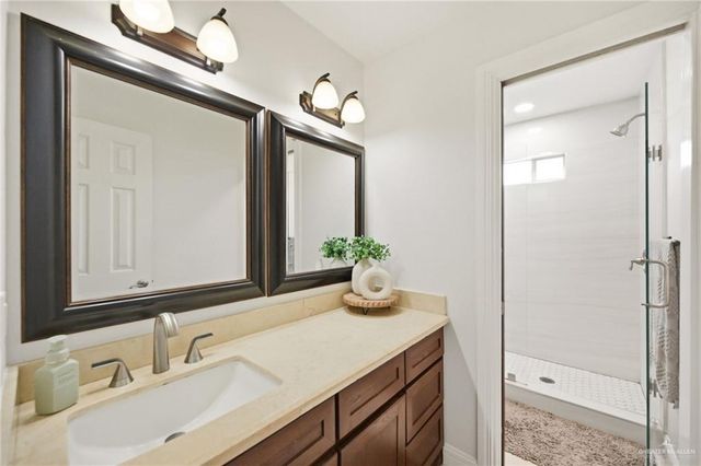 4200 Palm Grove Drive, Palmhurst, TX 78573