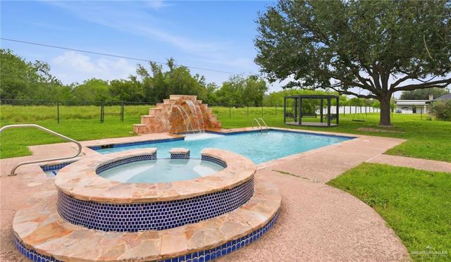 4200 Palm Grove Drive, Palmhurst, TX 78573