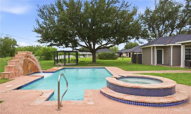 4200 Palm Grove Drive, Palmhurst, TX 78573