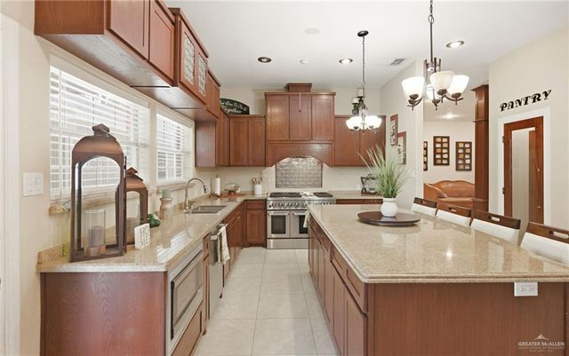 4200 Palm Grove Drive, Palmhurst, TX 78573
