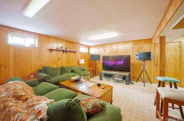 636 S 13th Street, New Hyde Park, NY 11040