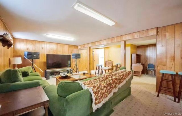 636 S 13th Street, New Hyde Park, NY 11040