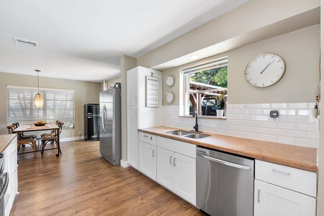 1530 NE 53rd Street, Fort Lauderdale, FL 33334