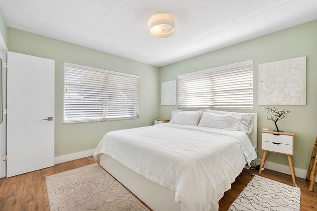 1530 NE 53rd Street, Fort Lauderdale, FL 33334