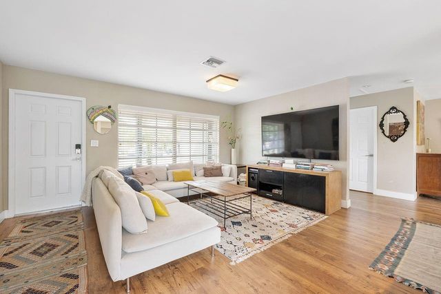 1530 NE 53rd Street, Fort Lauderdale, FL 33334