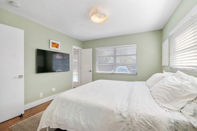 1530 NE 53rd Street, Fort Lauderdale, FL 33334