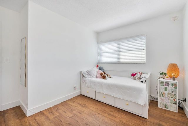 1530 NE 53rd Street, Fort Lauderdale, FL 33334