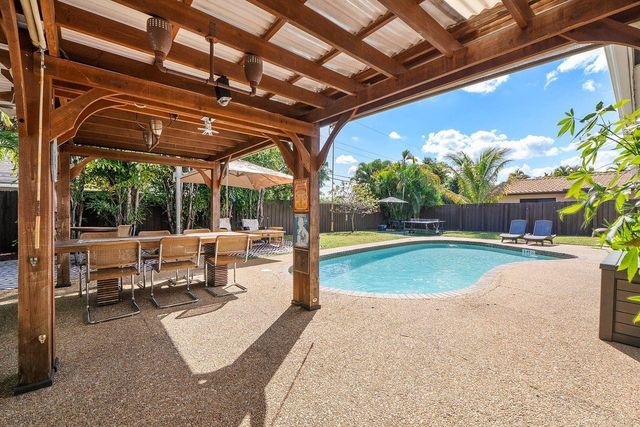 1530 NE 53rd Street, Fort Lauderdale, FL 33334