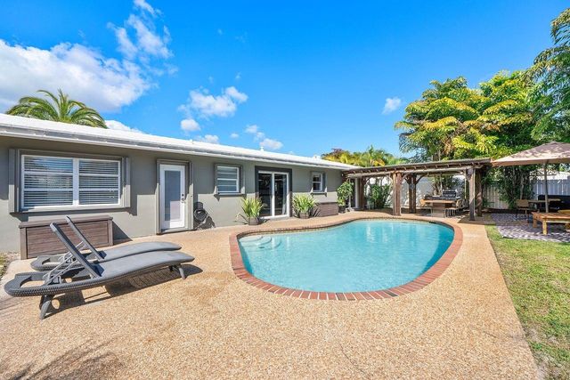 1530 NE 53rd Street, Fort Lauderdale, FL 33334