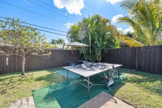 1530 NE 53rd Street, Fort Lauderdale, FL 33334