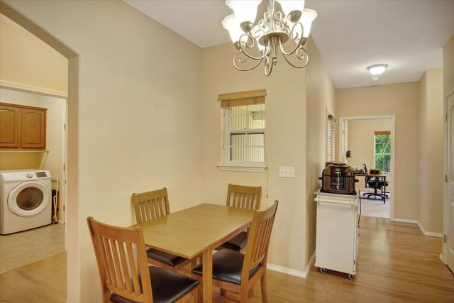 1362 N Sandy Creek Circle 4, Nixa, MO 65714