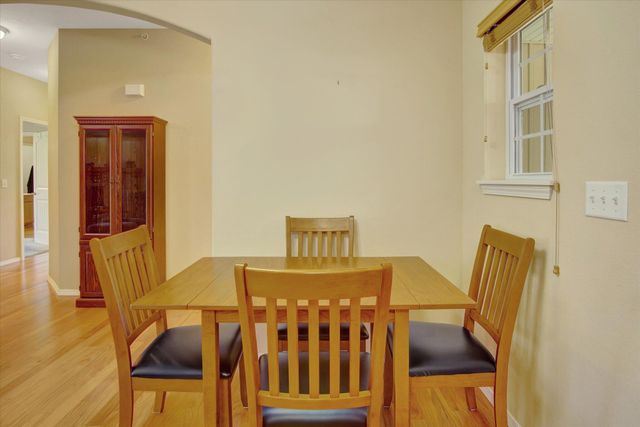 1362 N Sandy Creek Circle 4, Nixa, MO 65714