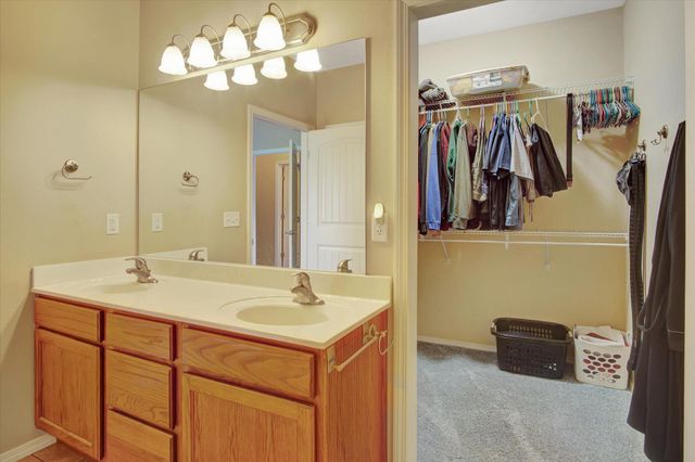 1362 N Sandy Creek Circle 4, Nixa, MO 65714