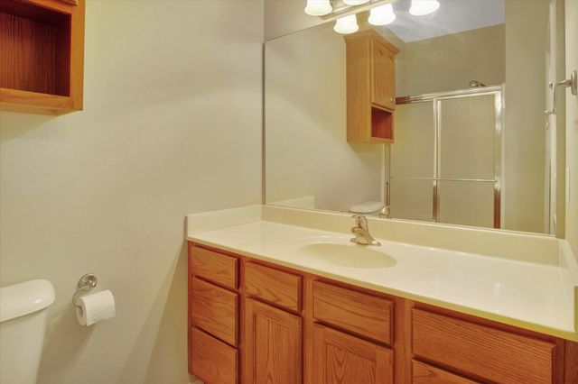 1362 N Sandy Creek Circle 4, Nixa, MO 65714