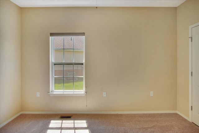 1362 N Sandy Creek Circle 4, Nixa, MO 65714