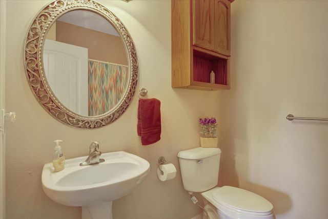 1362 N Sandy Creek Circle 4, Nixa, MO 65714