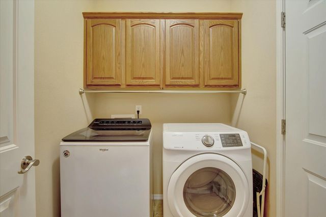 1362 N Sandy Creek Circle 4, Nixa, MO 65714