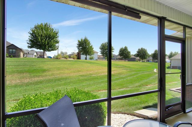 1362 N Sandy Creek Circle 4, Nixa, MO 65714