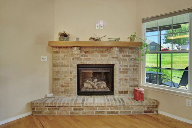 1362 N Sandy Creek Circle 4, Nixa, MO 65714