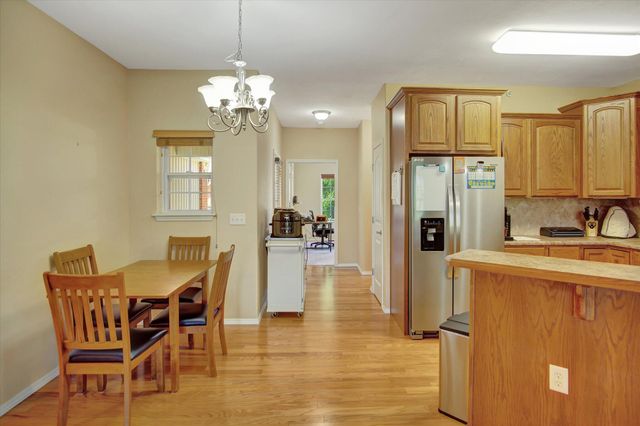 1362 N Sandy Creek Circle 4, Nixa, MO 65714