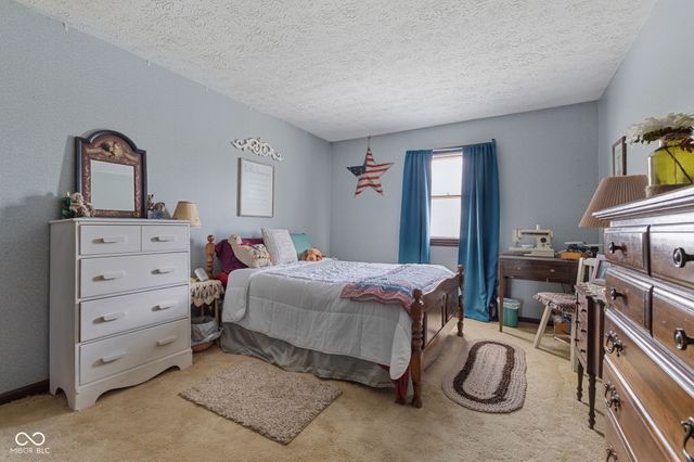 2367 E 400 N, Whiteland, IN 46184