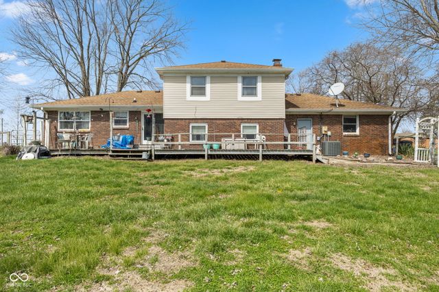2367 E 400 N, Whiteland, IN 46184
