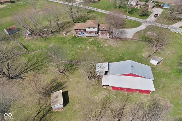 2367 E 400 N, Whiteland, IN 46184
