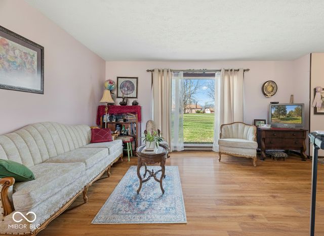 2367 E 400 N, Whiteland, IN 46184
