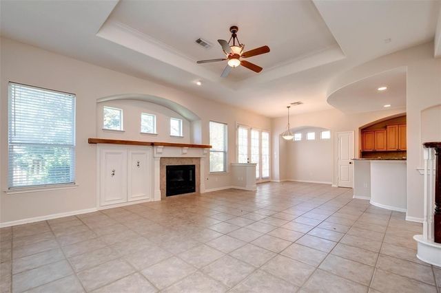 34 N Longsford Circle, The Woodlands, TX 77382