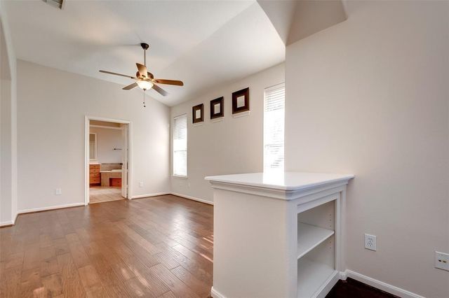 34 N Longsford Circle, The Woodlands, TX 77382