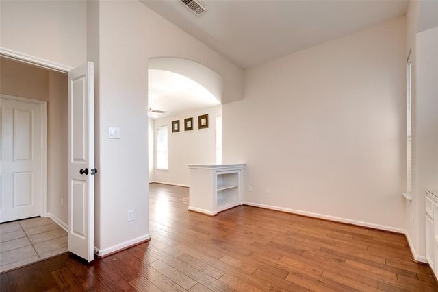 34 N Longsford Circle, The Woodlands, TX 77382