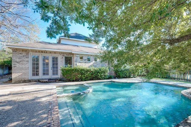 34 N Longsford Circle, The Woodlands, TX 77382