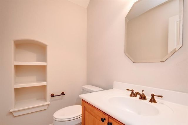 34 N Longsford Circle, The Woodlands, TX 77382