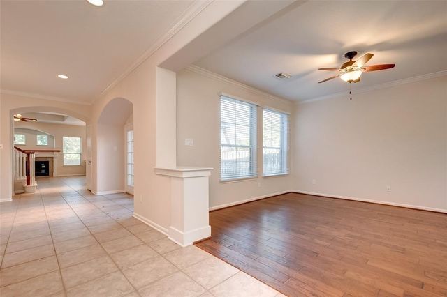 34 N Longsford Circle, The Woodlands, TX 77382