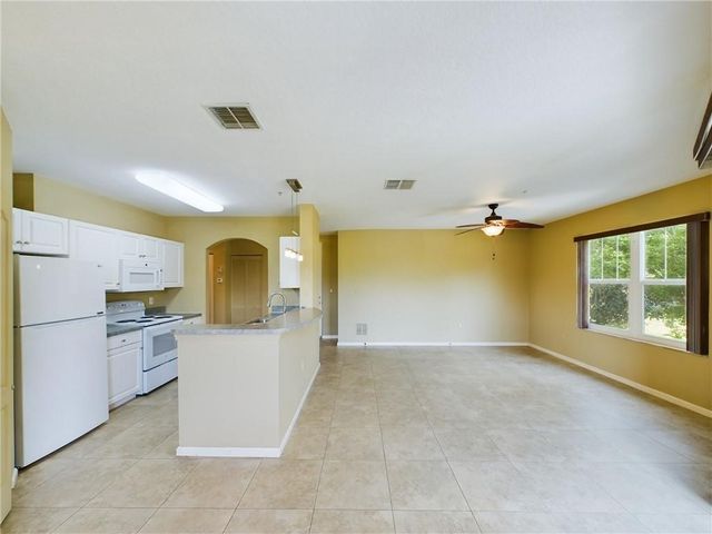 5020 Fairways Circle J205, Vero Beach, FL 32967