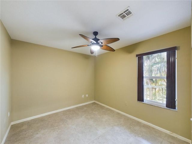 5020 Fairways Circle J205, Vero Beach, FL 32967