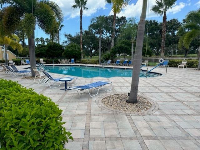 5020 Fairways Circle J205, Vero Beach, FL 32967