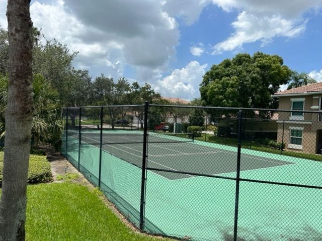 5020 Fairways Circle J205, Vero Beach, FL 32967