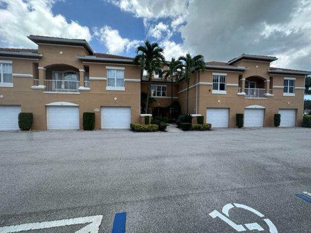 5020 Fairways Circle J205, Vero Beach, FL 32967