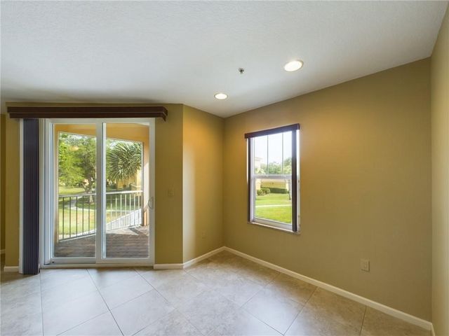 5020 Fairways Circle J205, Vero Beach, FL 32967
