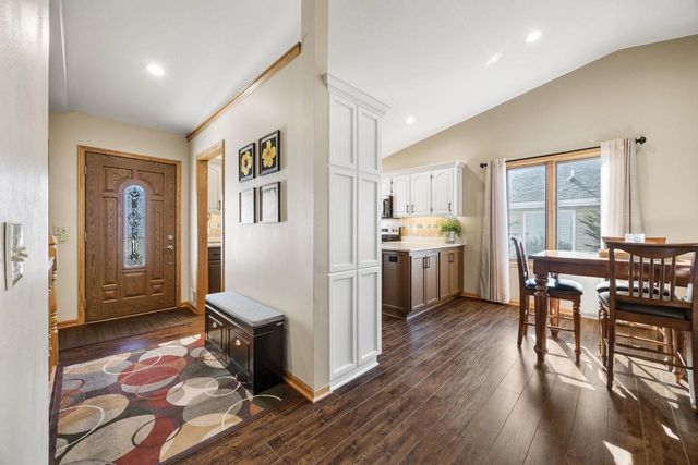 1051 N Wuthering Hills Drive, Janesville, WI 53546