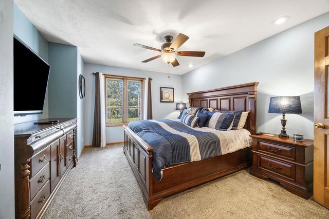 1051 N Wuthering Hills Drive, Janesville, WI 53546