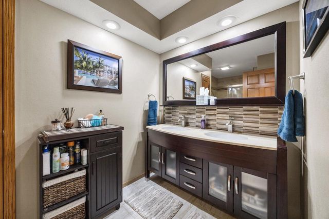 1051 N Wuthering Hills Drive, Janesville, WI 53546