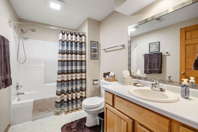 1051 N Wuthering Hills Drive, Janesville, WI 53546